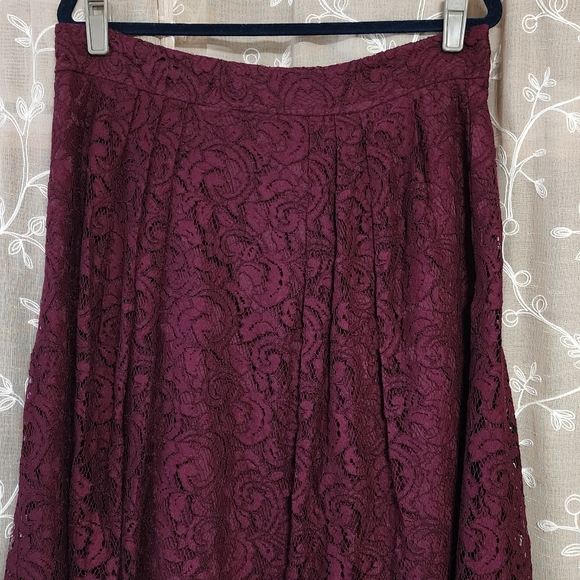 Eva Mendez Lace Skirt - Picture 2 of 2